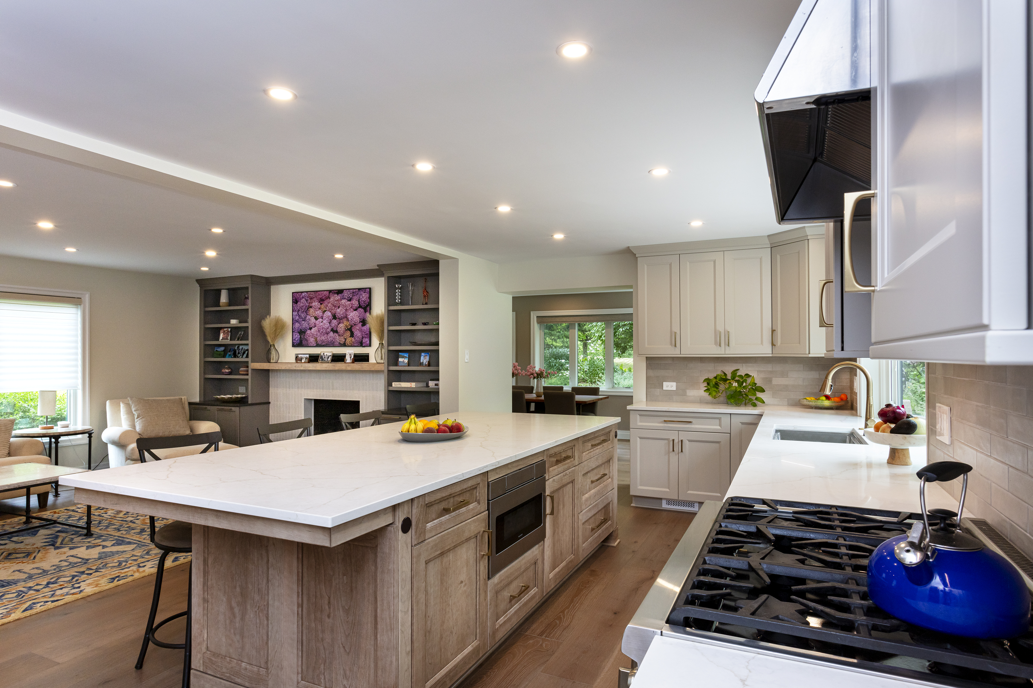 Kitchen island and range